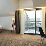 Park By Radisson Airport Odayeri 4*