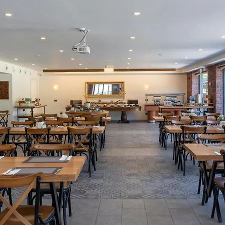 Park By Radisson Airport Odayeri